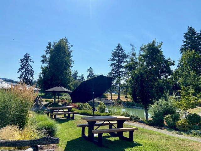 Unsworth Winery outdoor tasting room