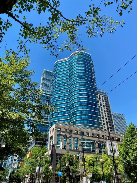 Hilton Vancouver Downtown hotel exterior