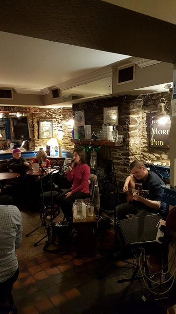 Dingle nightly live music at a local pub